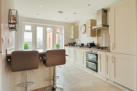 undefined, Droitwich WR9