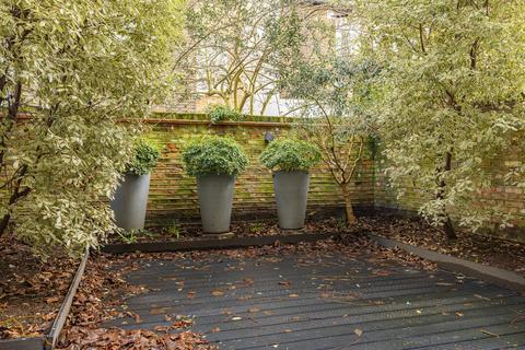 undefined, Brunswick Gardens, London