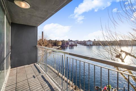 2 bedroom flat for sale, City Harbour, 8 Selsdon Way, London