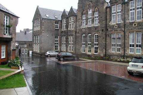 2 bedroom flat to rent, Rodney Street, Edinburgh, EH7