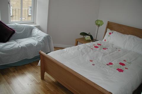 2 bedroom flat to rent, Rodney Street, Edinburgh, EH7