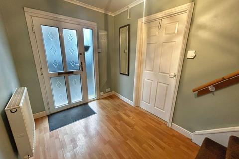3 bedroom semi-detached house to rent, Heol Tysant, Bridgend, CF31