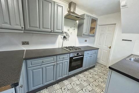 3 bedroom semi-detached house to rent, Heol Tysant, Bridgend, CF31