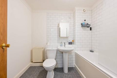 1 bedroom flat for sale, Oliver Gardens, Beckton, London, E6