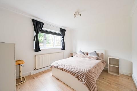 1 bedroom flat for sale, Oliver Gardens, Beckton, London, E6
