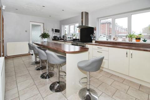 3 bedroom detached house for sale, Lancaster Avenue, Aldridge, WS9 8RE