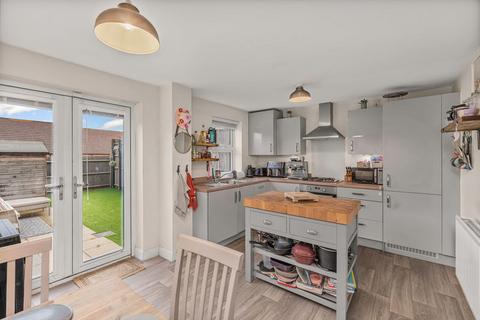 3 bedroom end of terrace house for sale, Bankside, Banbury