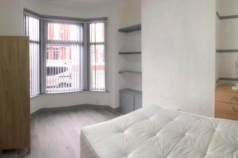 4 bedroom terraced house to rent, Ruskin Avenue, Manchester M14