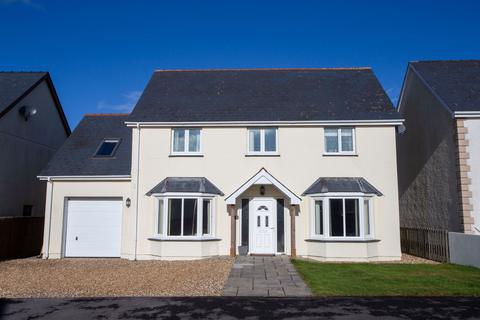 5 bedroom detached house for sale, Bro'r Dderwen, Clunderwen SA66