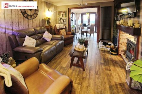 undefined, Orchard Close, Rushall