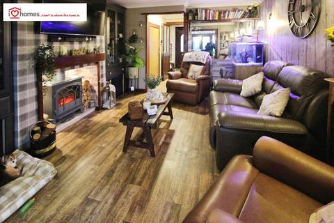 undefined, Orchard Close, Rushall