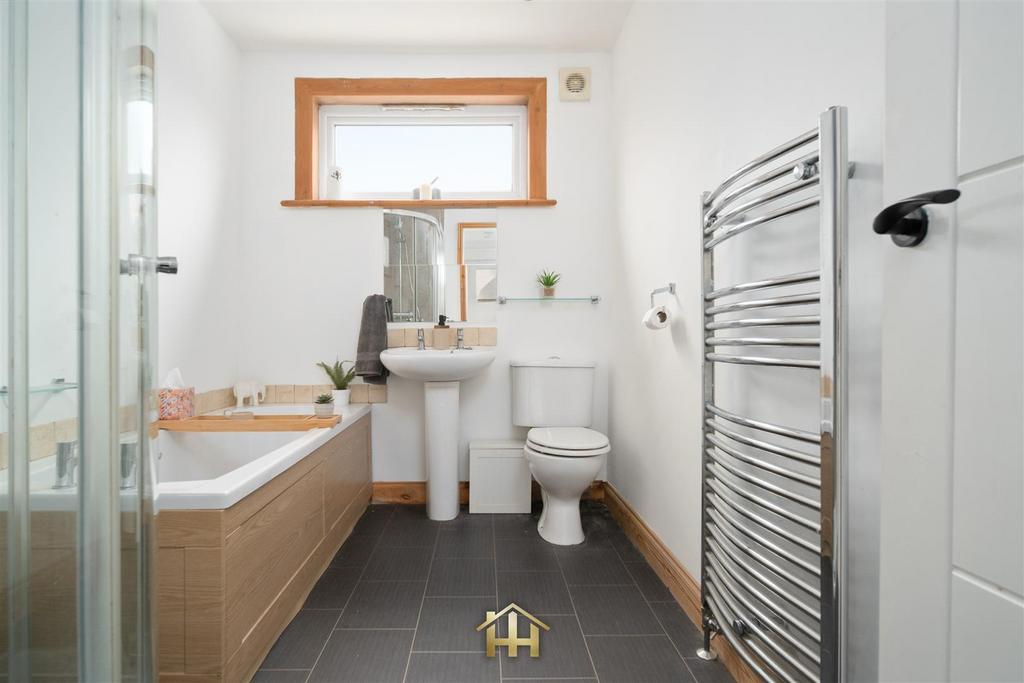 24 Ravensby-0016.jpg