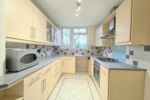 2 bedroom apartment to rent, Cornwall Road, Hatch End