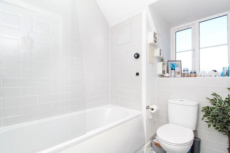 Family Bathroom (1)