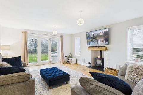 5 bedroom detached house for sale, Church Close, Defford
