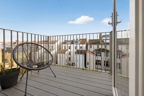 1 bedroom retirement property for sale, South Parade, Southsea, PO4