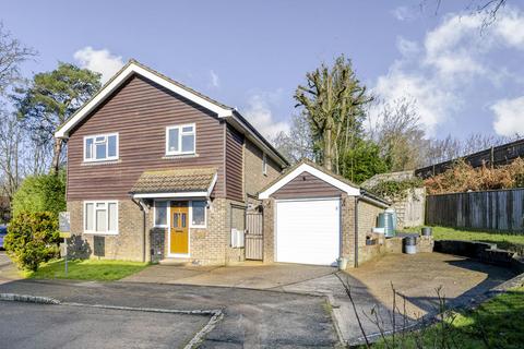 3 bedroom detached house for sale, Swaines Way, Heathfield TN21