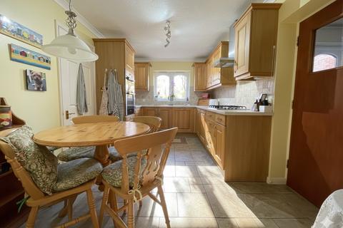 undefined, Catesby Green, Luton, Bedfordshire, LU3 4DP