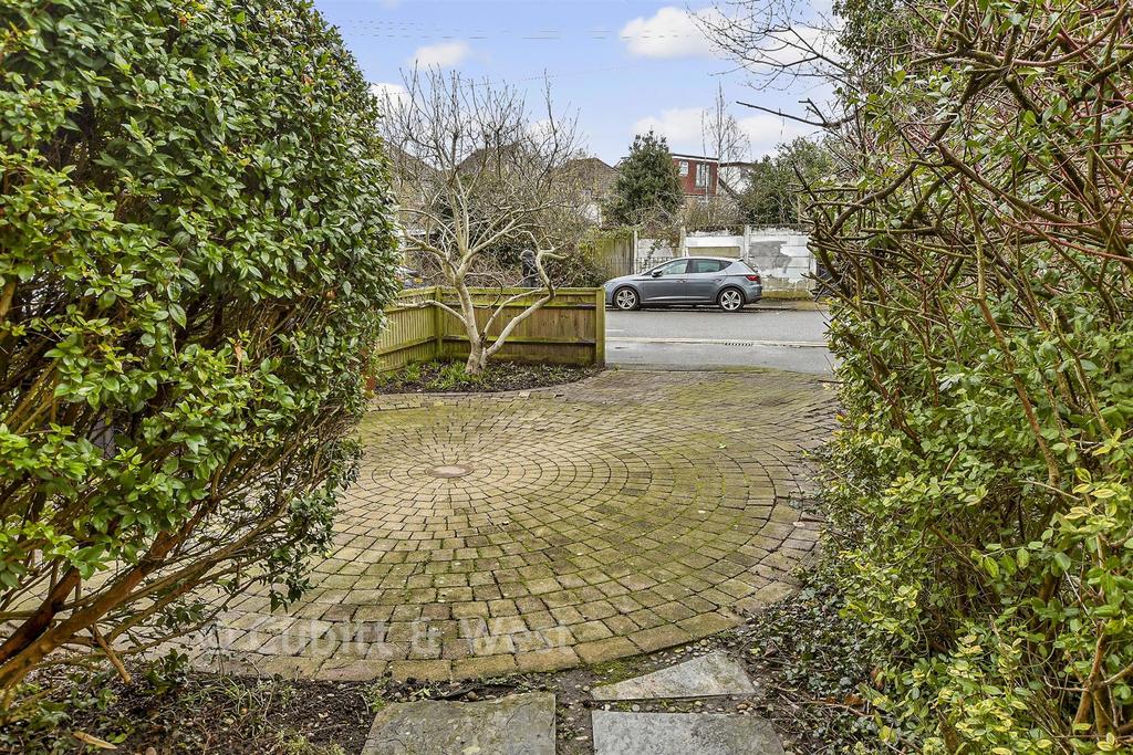 Driveway/Parking