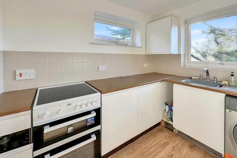 undefined, Montana Close, Sanderstead, CR2 0AT
