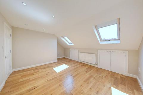 1 bedroom in a house share to rent, Kingston Road, London, SW20 8JP