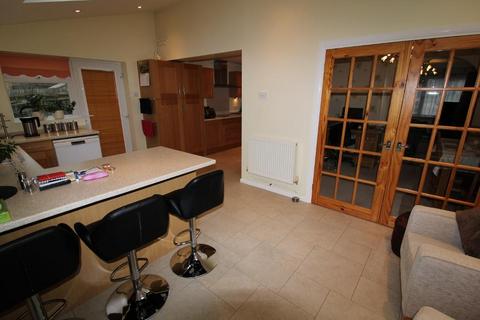 3 bedroom detached house for sale, Furzton, Milton Keynes MK4