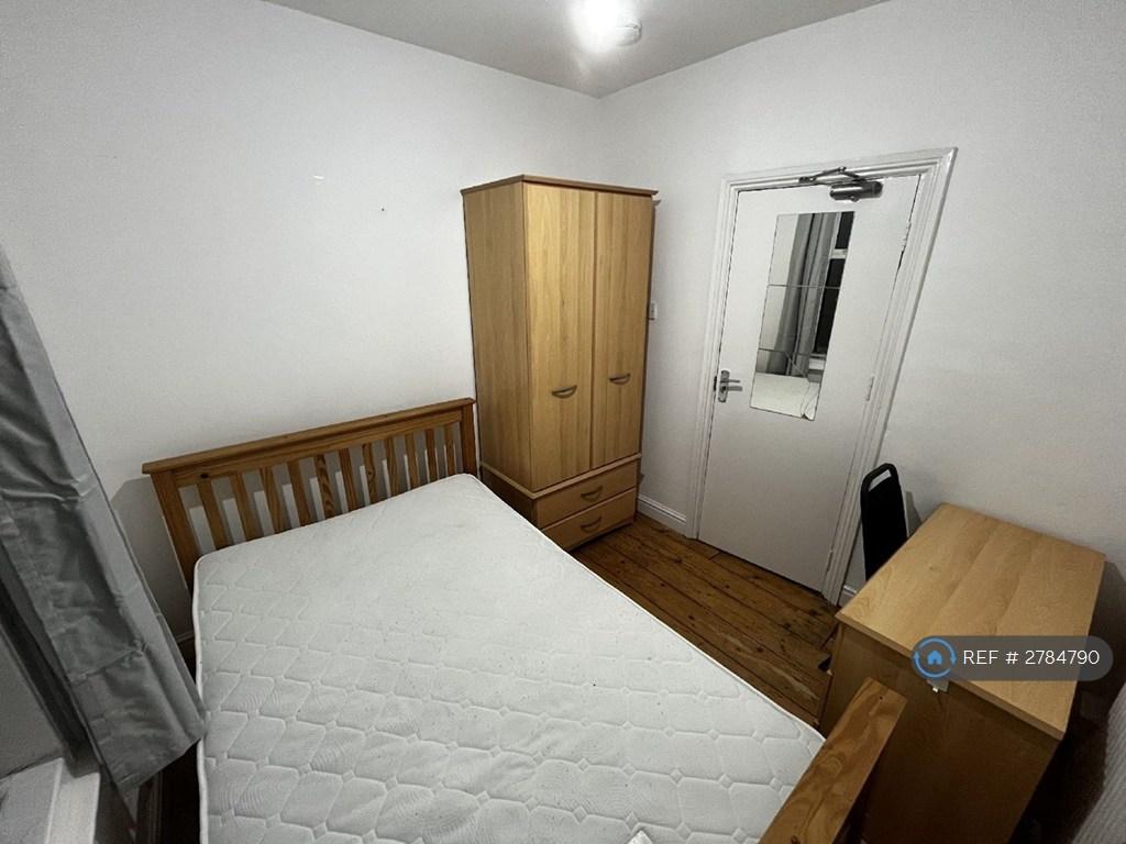 Bedroom 4 (Smallest)