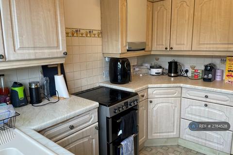 1 bedroom maisonette to rent, Arundel Avenue, Epsom, KT17