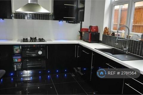 5 bedroom semi-detached house to rent, Ealing Road, Wembley, HA0