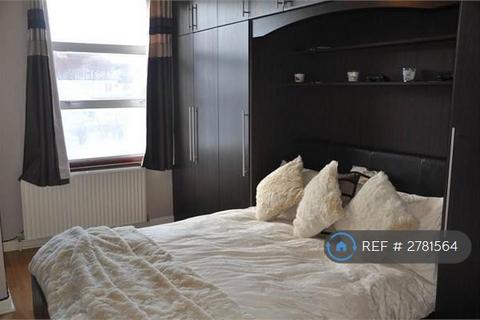 5 bedroom semi-detached house to rent, Ealing Road, Wembley, HA0