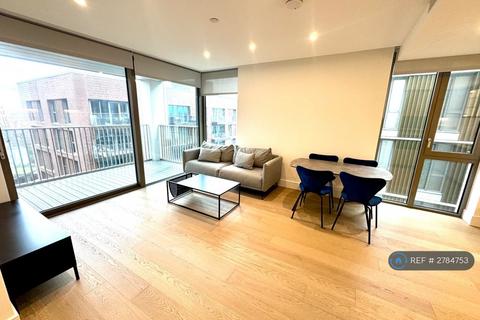 2 bedroom flat to rent, Salisbury House, London, SW11