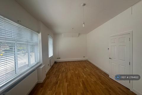 1 bedroom flat to rent, Woodford Road, London, E7