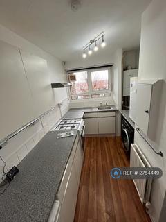 1 bedroom flat to rent, Treherne Court, London, SW17