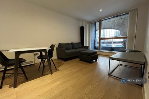 2 bedroom flat to rent, High St, Manchester, M4