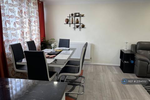 3 bedroom end of terrace house to rent, Hobart Walk, St. Albans, AL3