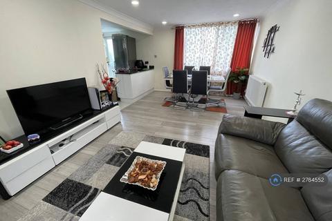 3 bedroom end of terrace house to rent, Hobart Walk, St. Albans, AL3