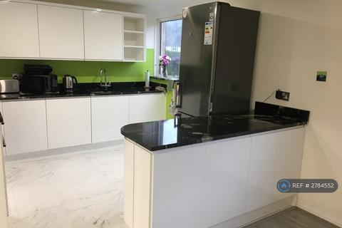 3 bedroom end of terrace house to rent, Hobart Walk, St. Albans, AL3