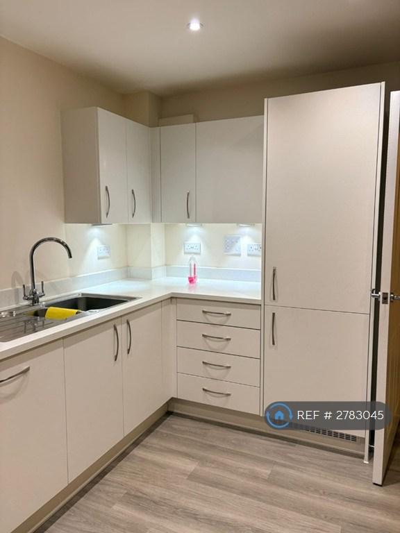 Kitchen (Fridge)