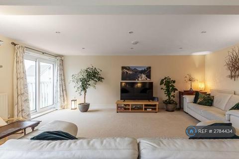 undefined, Larkfield, Aylesford, ME20