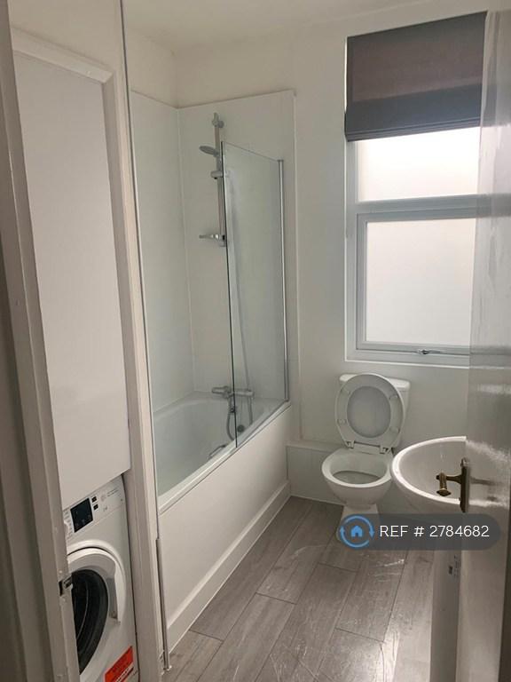 Toilet Bathroom &amp; Shower