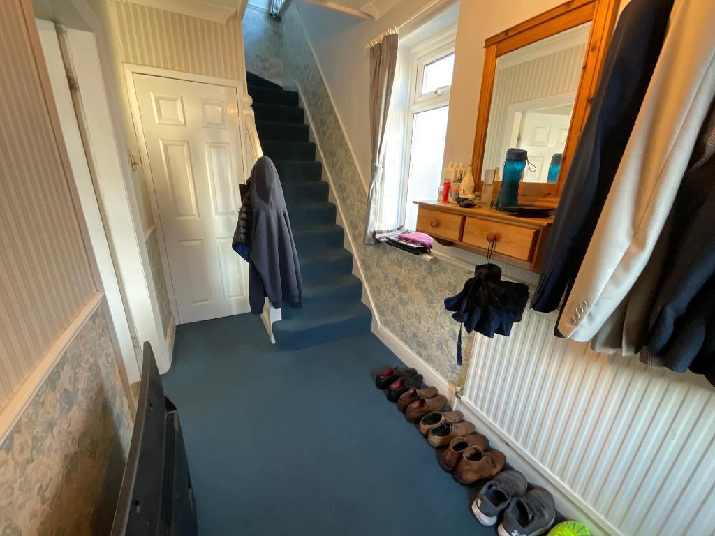 HALLWAY 11'1 x 5'2