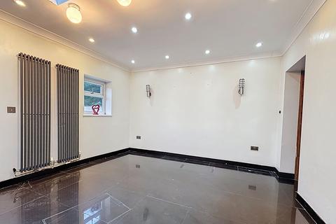 undefined, Tweedsmuir Road, Cardiff, CF24