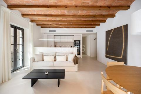 3 bedroom apartment, Flat For Sale In Ciutat Vella, Ciutat Vella, Barcelona