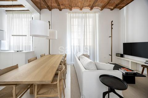 2 bedroom apartment, Flat For Sale In Ciutat Vella, Ciutat Vella, Barcelona