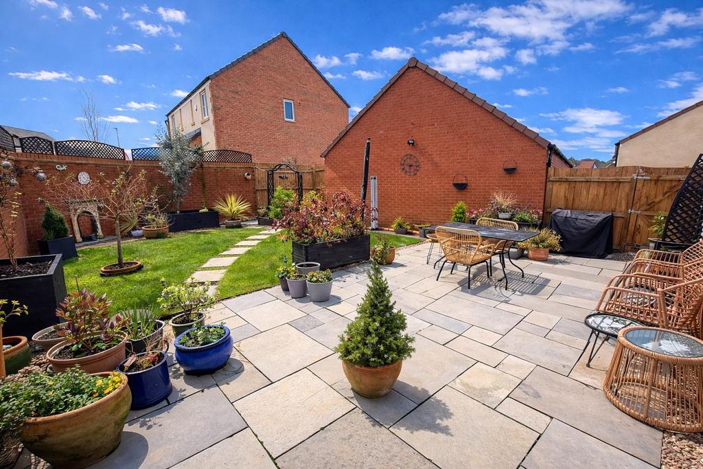 Back Garden 2.jpg