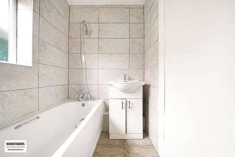 5 bedroom detached house to rent, Kimberley Road, Edmonton, N18