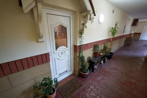 2 bedroom flat for sale, Chester Road, Manchester M16