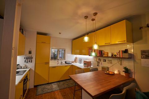 2 bedroom flat for sale, Chester Road, Manchester M16