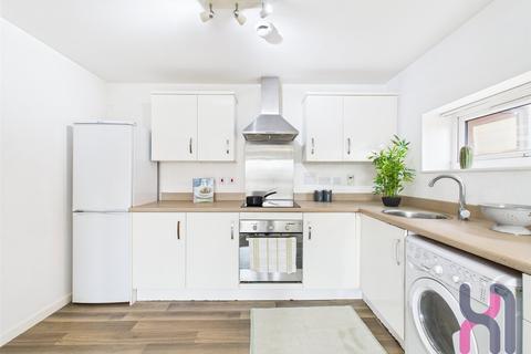 2 bedroom flat to rent, Endeavour House, 1b Elmira Way, M5