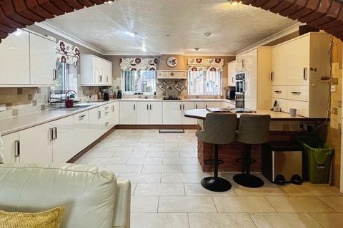 4 bedroom detached house for sale, Pipwell Gate, Moulton Seas End, Spalding